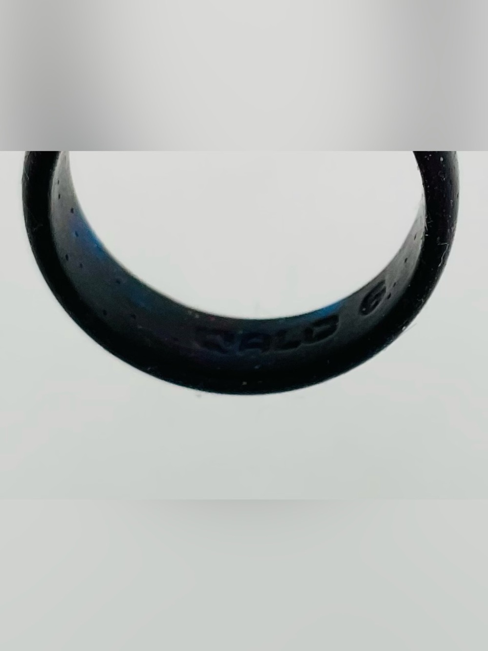 QALO Set of 2 Silicone Rings - Fuchsia & Blue Galaxy (glows in the dark!) Size 6 - Picture 2 of 8